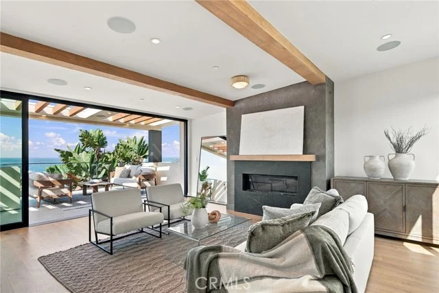 2451 Silverstrand photo 5