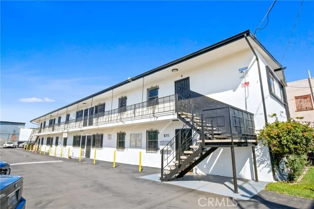 8711 Avalon photo 2