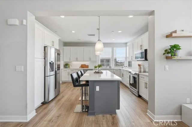 14331 Van Ness Avenue photo 2