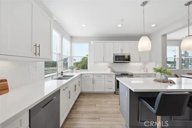 14331 Van Ness Avenue photo 4