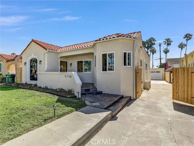 5738 S Mullen Avenue photo 3
