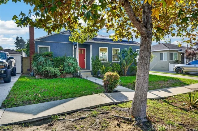 3718 Charlemagne Avenue photo 2