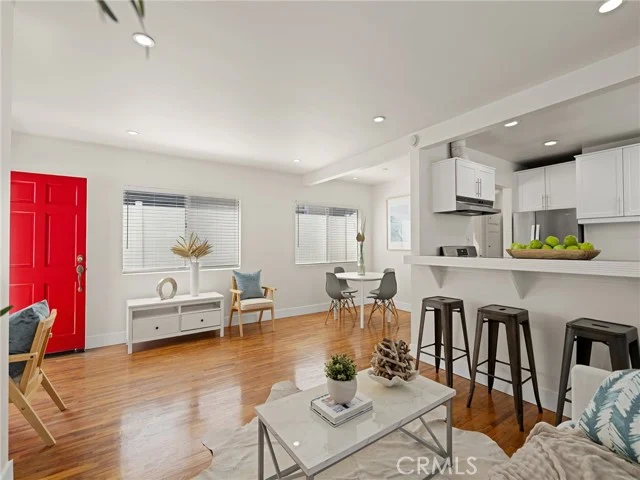 1631 Carver Street photo 2