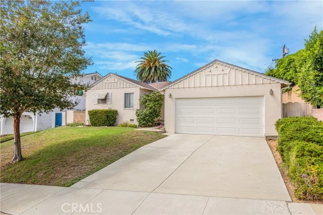 22403 Redbeam Avenue photo 4