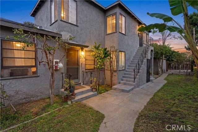 2117 Stewart Street photo 3