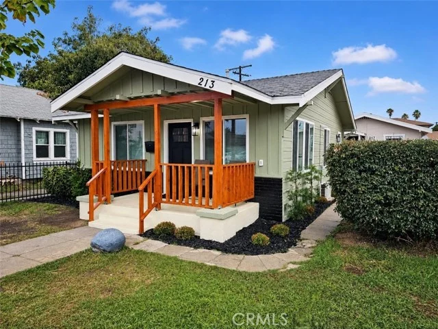 213 E Eagle photo 3