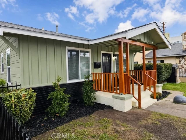 213 E Eagle photo 4