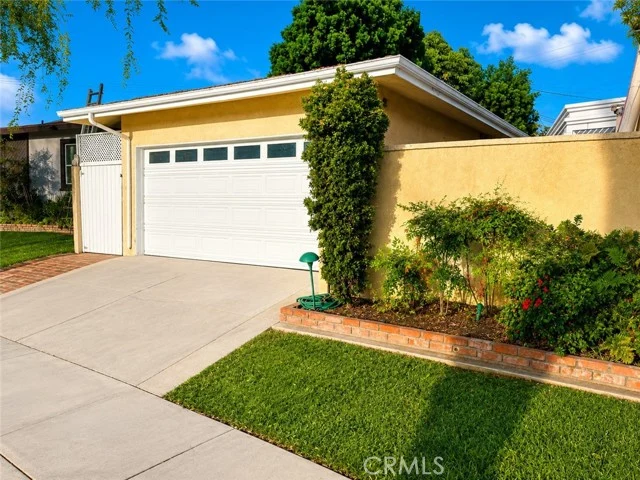6414 E Willow photo 2