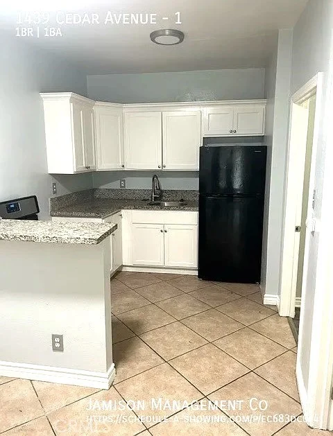 1439 Cedar photo 2