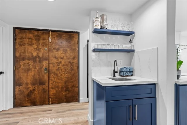5325 Lindley Avenue #106 photo 3