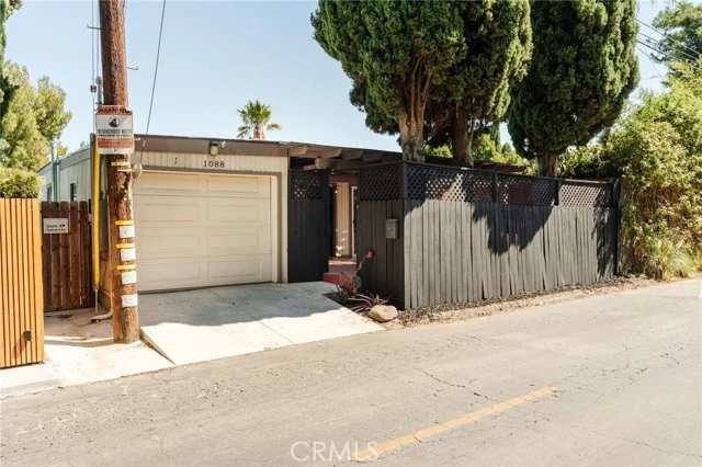 1088 Montecito Drive photo 2