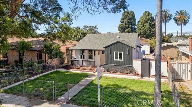2435 Gale Ave photo 2