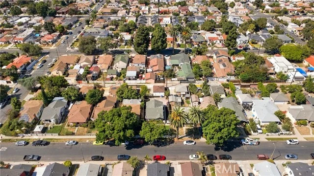 2435 Gale Ave photo 4