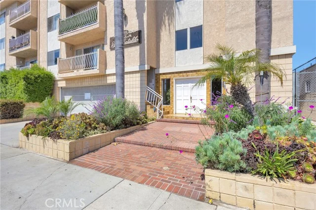 1311 S Grand #10 photo 2