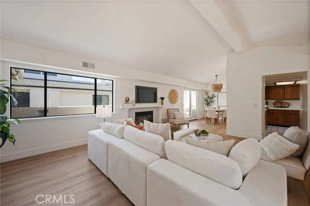 1833 11th Street #B photo 4