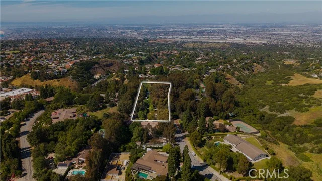 16 Johns Canyon Road photo 2