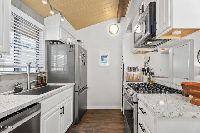 60 Bennett Avenue photo 5