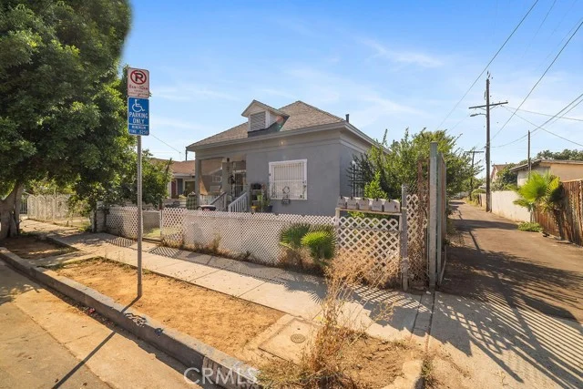 115 S Fresno Street photo 2
