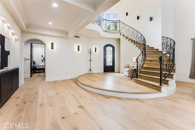 23123 Oxnard photo 2