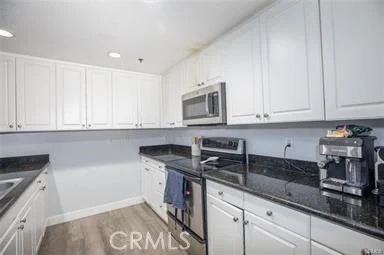 838 Pine photo 5