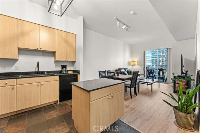 488 E Ocean #809 photo 3
