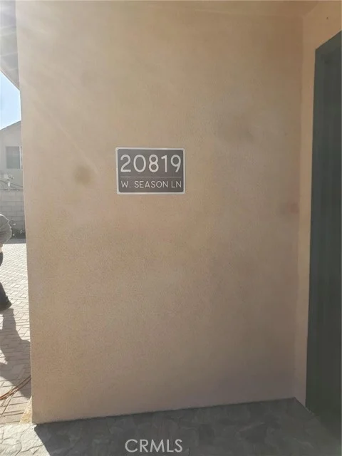 20819 W Seasons Lane photo 3