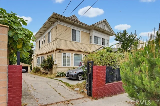 1107 S Mariposa Avenue photo 2