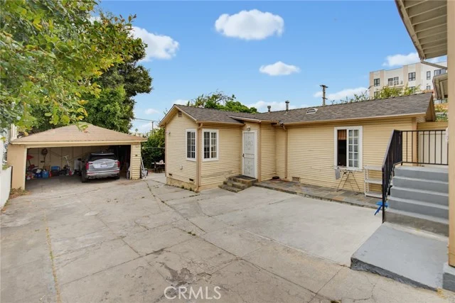 1107 S Mariposa Avenue photo 3