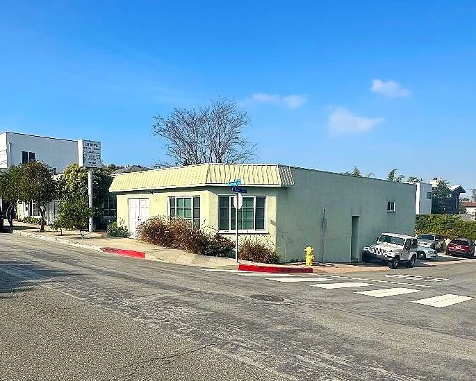 947 Manhattan Beach, Manhattan Beach