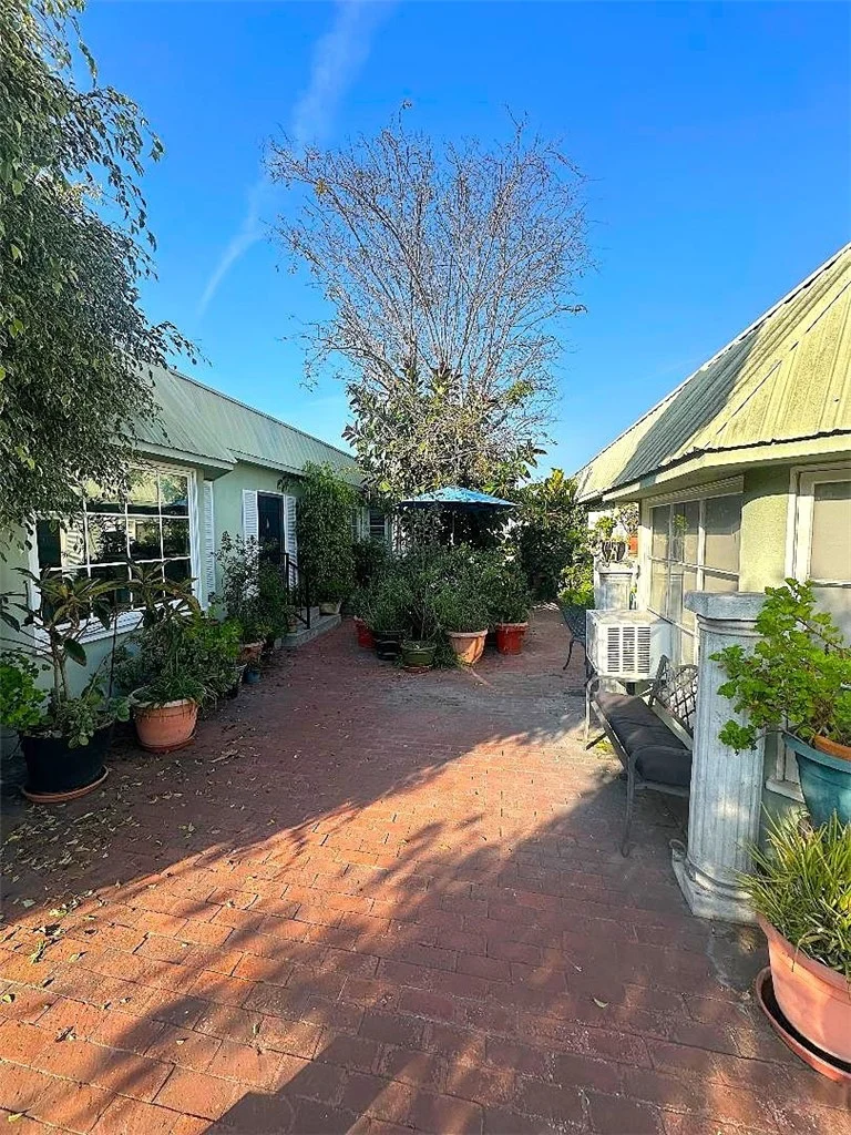 947 Manhattan Beach photo 5
