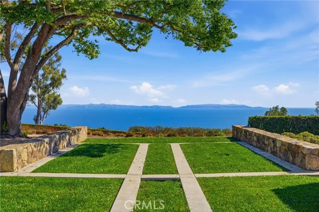 18 E Crest Road, Rolling Hills