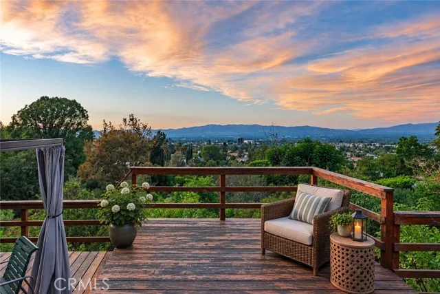 18070 Boris Drive, Encino