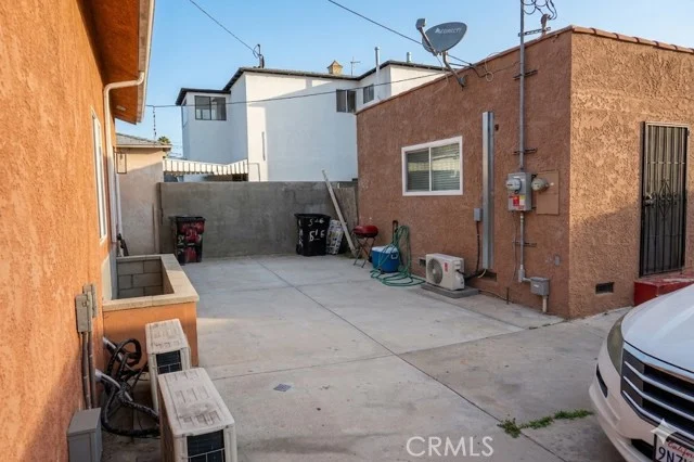 514 W 105th photo 5