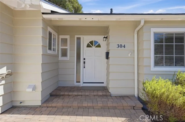 304 N Meadows photo 2