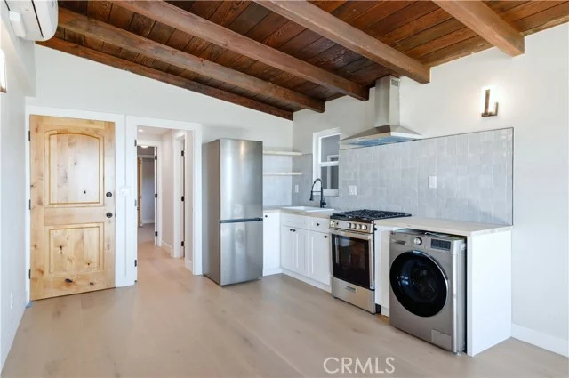 5339 E Ocean photo 4