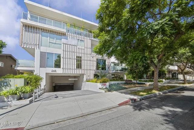 1345 Havenhurst Drive #16, Los Angeles