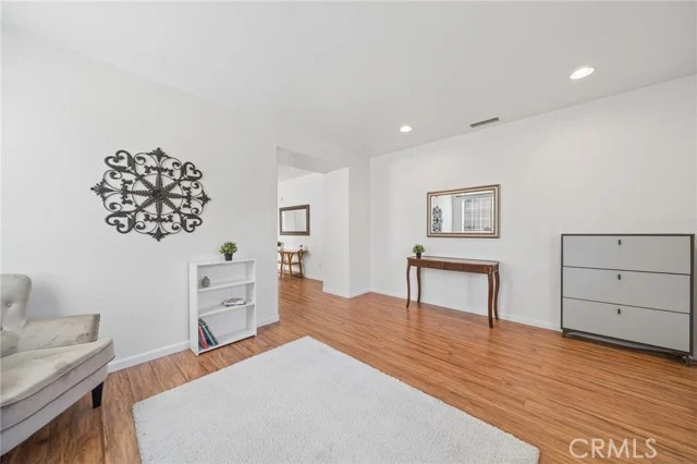 13857 Moonstone photo 4