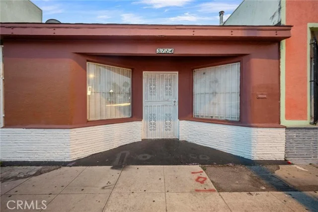 5724 E Beverly Boulevard photo 2