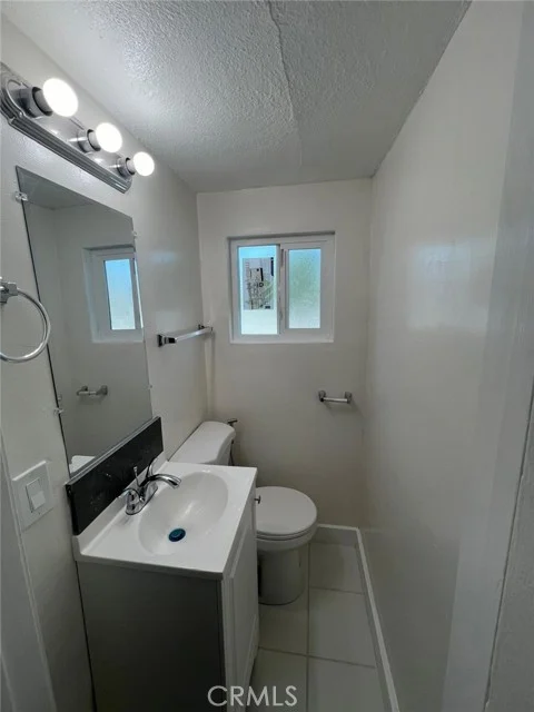 1110 W. 92ND Street photo 4