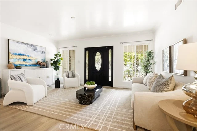 11840 Gilmore photo 5