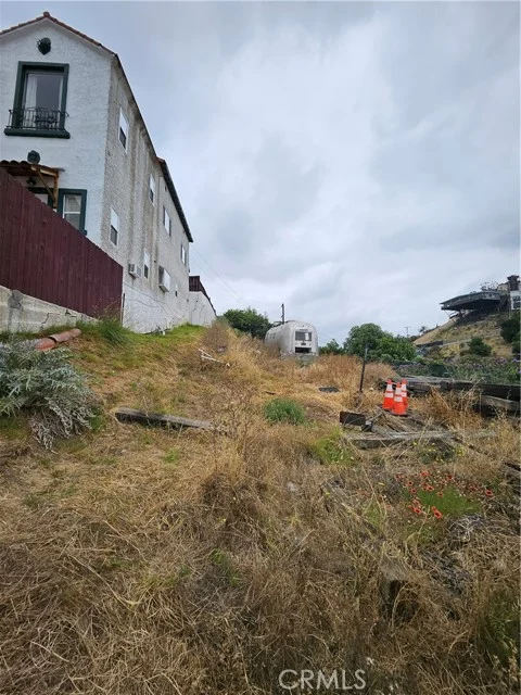 1142 N Stone photo 3