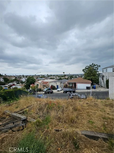 1142 N Stone photo 5