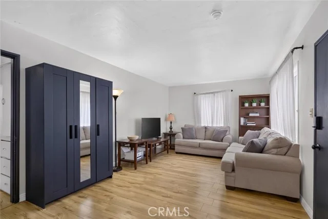 1530 W 81st Street photo 4