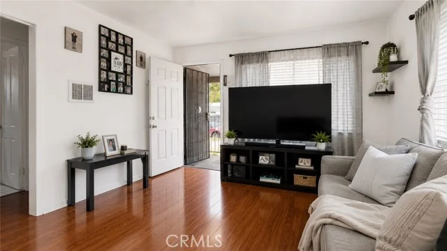 1546 W 223rd photo 2