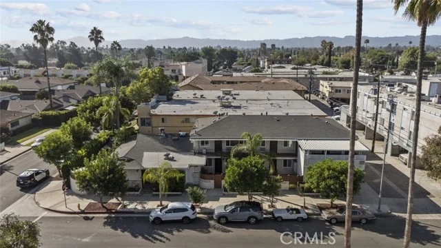 6661 Wilkinson Avenue photo 5