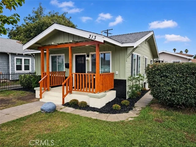 213 E Eagle photo 3
