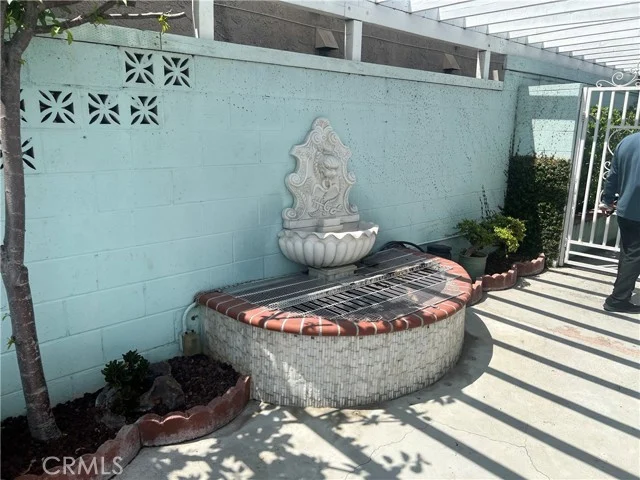 1259 S. Arizona Ave. photo 4