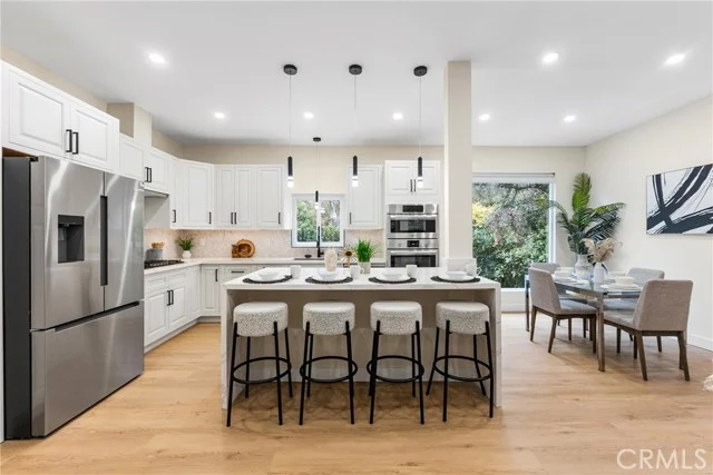 8010 Padre Lane, Los Angeles