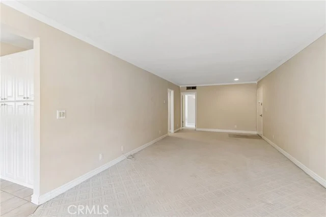11507 Moorpark Street #305 photo 5