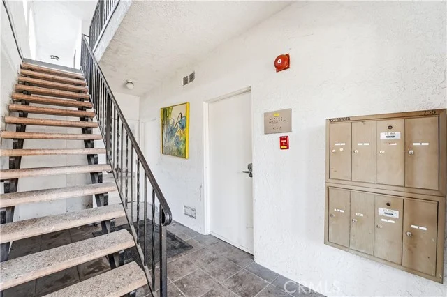 755 Gaviota Avenue photo 4